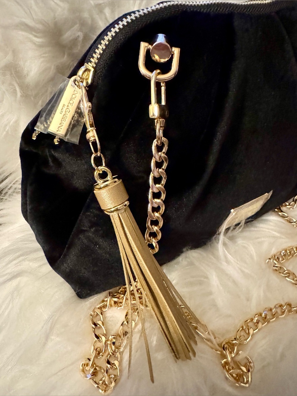 NEW ๐ค Dolce & Gabbana Black Velvet Cosmetic pouch with Gold Chain. GWP!! - Picture 4 of 7